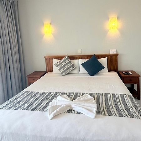 Hotel Villas Ema Сиуатанехо Екстериор снимка