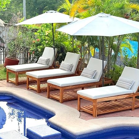 Hotel Villas Ema Сиуатанехо Екстериор снимка