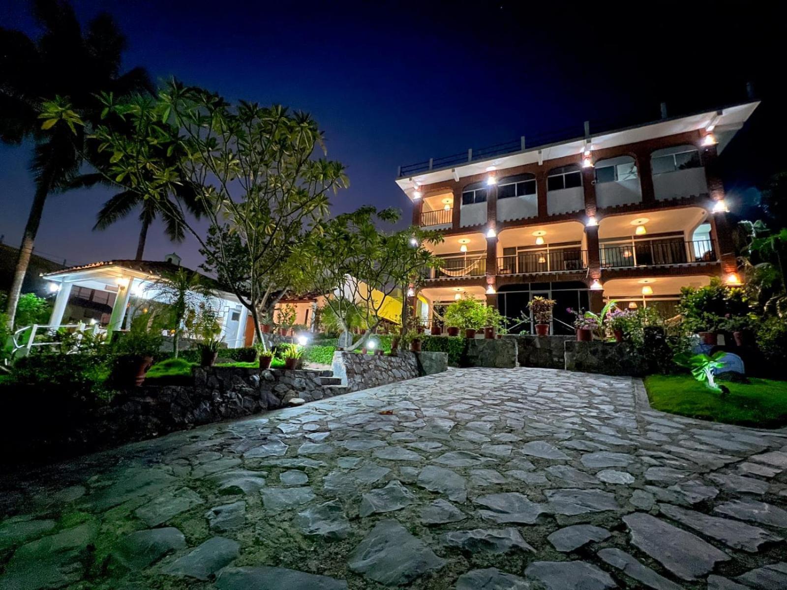 Hotel Villas Ema Сиуатанехо Екстериор снимка
