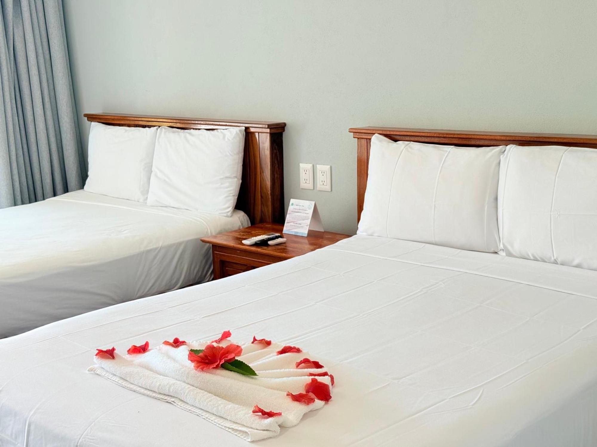 Hotel Villas Ema Сиуатанехо Екстериор снимка